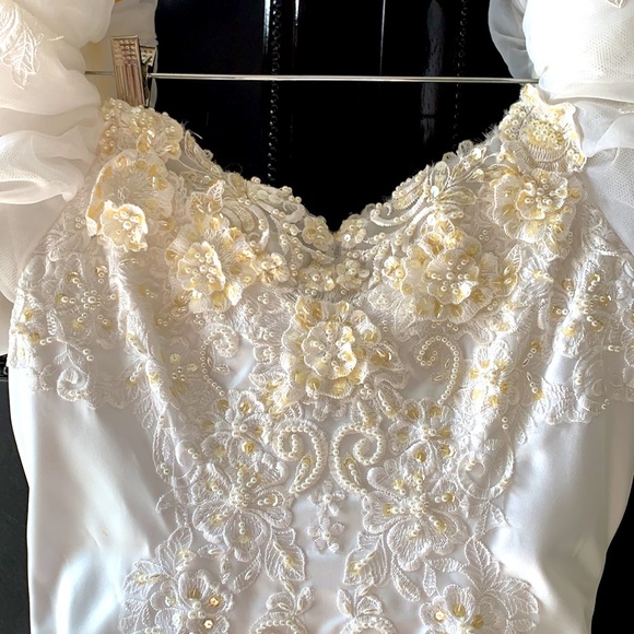 PRICE DROP!❤️Wedding dress + veil! exquisite detail to design your own gown!!! - Picture 6 of 12